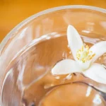 Café Blanc, eau de fleur d’oranger & pignons